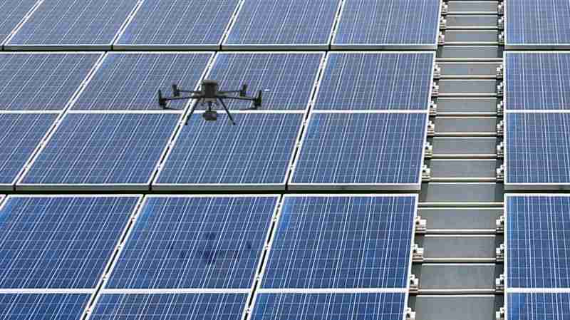 糖果派对以无人机搭配IR Sensor热显像技术进行全方面模块健检，，，，有效降低人力成本并提升发电量